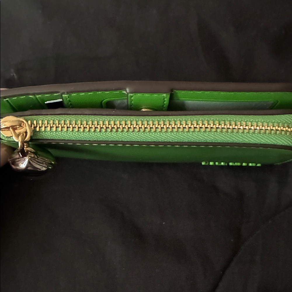 Kate Spade Devin Wallet - Picture 9 of 10